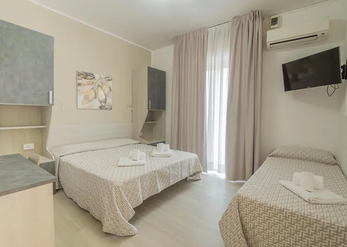 La Bussola Hotell 3*